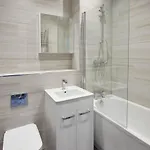Host & - Cornerhouse Daire