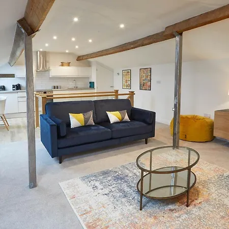 Host & - Cornerhouse * סולטברן-ביי-דה-סי