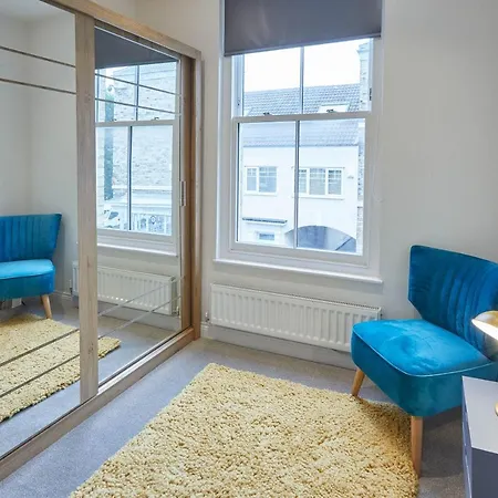 Host & - Cornerhouse סולטברן-ביי-דה-סי