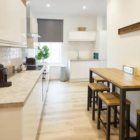 Host & - Cornerhouse דירה