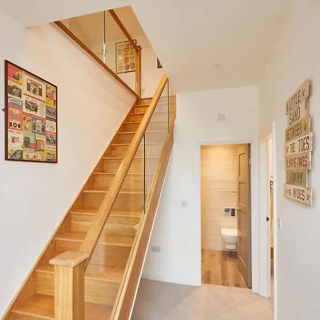 Host & - Cornerhouse * סולטברן-ביי-דה-סי