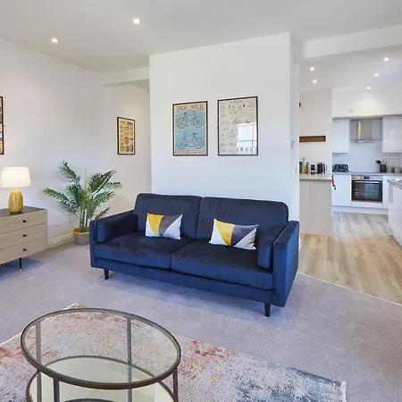 Host & - Cornerhouse *