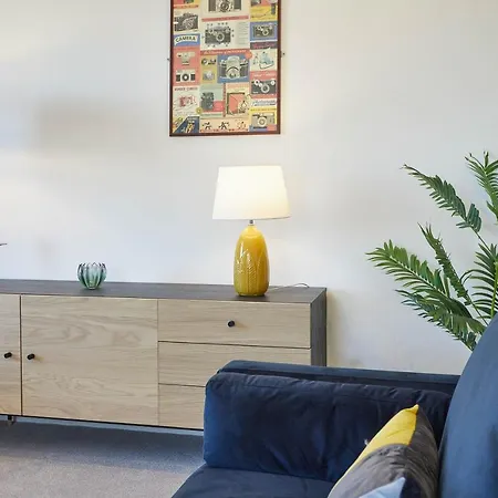 Host & - Cornerhouse *